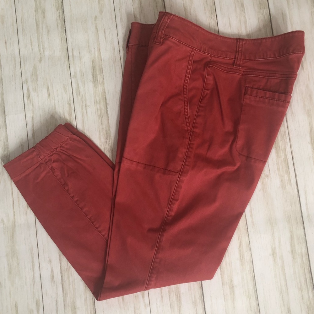 CAbi Hutton Jogger Style Pants Nantucket Red